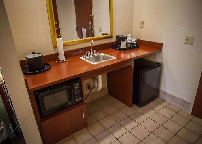 Hampton & Suites, Sw 3*