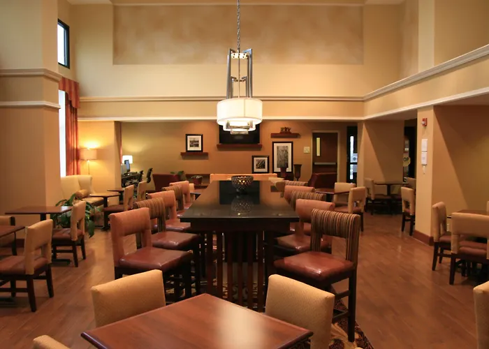 Hampton & Suites, Sw 3*